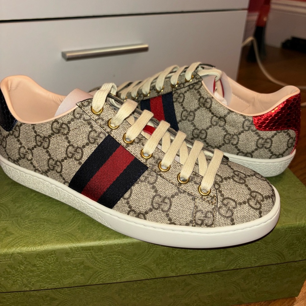 Gucci sneakers